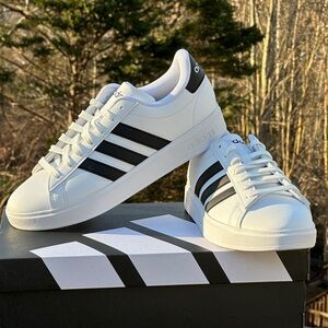 Adidas White Grand Court 2.0 Low Casual Lifestyle Sneaker Mens 6 (Youth 6Y) NEW